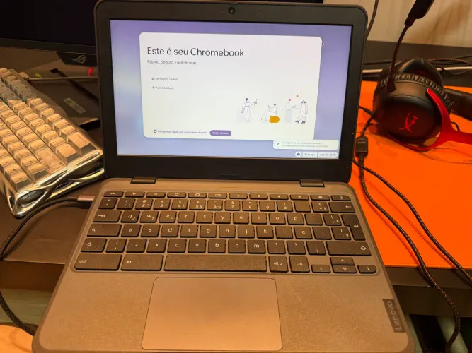 Lenovo 100e Chromebook Gen 3 com 4 GB de RAM