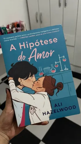 livro a hipótese do amor ali hazelwood