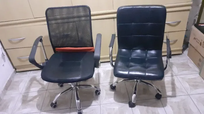 Cadeira Tela Mesh e de couro sintético