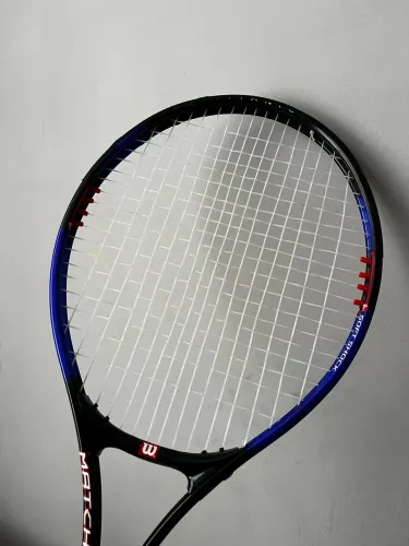 Raquete de tênis Wilson matchpoint - pronta para jogar