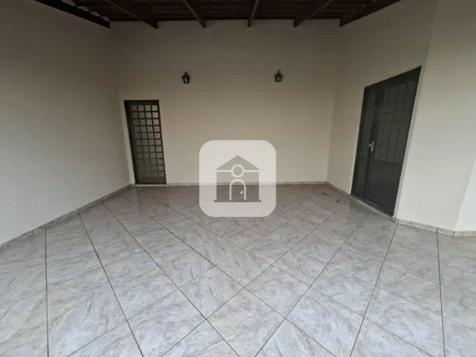 Casa para locação no bairro Jardim Patrícia