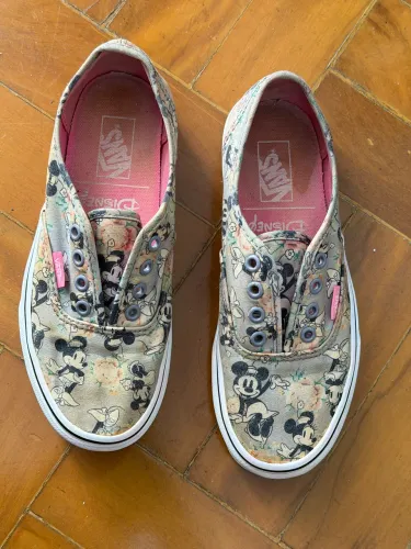 Tênis vans Disney vintage tamanho 23 cm