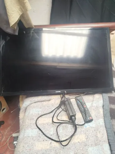TV 32 POLEGADAS (SAMSUNG)