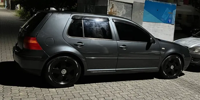 Volkswagen Golf 1.6 MI/ 1.6 MI Gener./black & Silver 2002