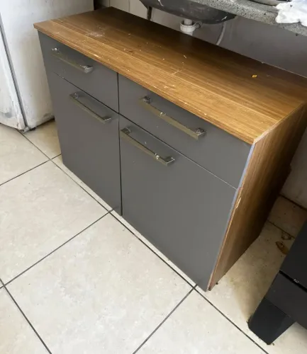 Vendo Armário Semi Novo
