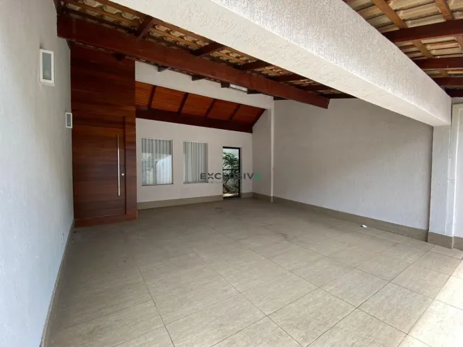 CASA LINEAR COM ESPAÇO GOURMET E PISCINA - BAIRRO CENTRAL PARQUE