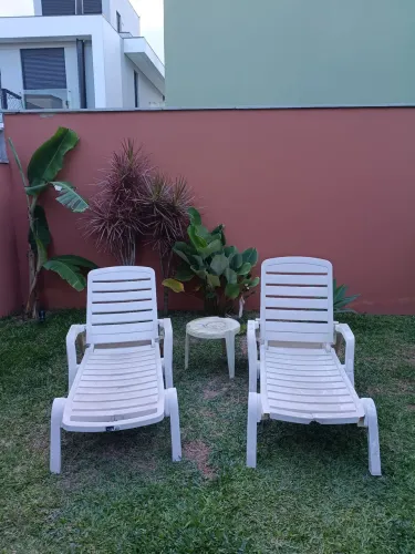 Cadeiras de piscina com mesinha- DOAÇÃO