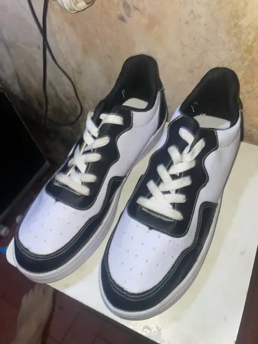 TÊNIS CASUAL PANDA CANO BAIXO SAPATO PRETO E BRANCO