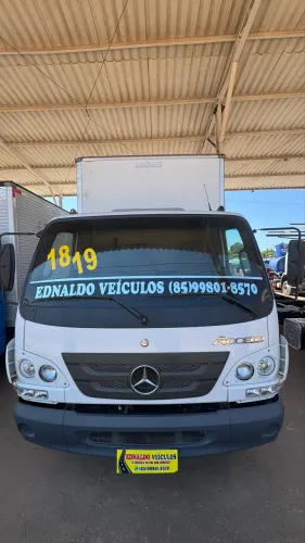 MERCEDES BENZ ACCELO 815 BAÚ