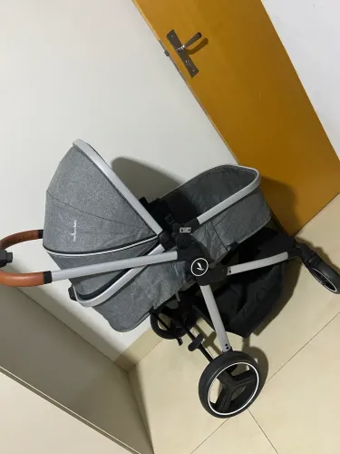 Carrinho bebê com bebê conforto e suporte 0 a 1 ano 