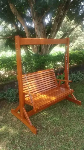 Balancinho em Madeira Maciça A pronta entrega