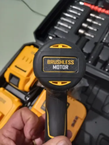 Vendo DEWALT 3X1 Por apenas $780. Praticamente nova