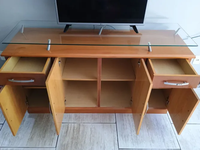 Vendo rack em madeira com portas e gaveta , s 
