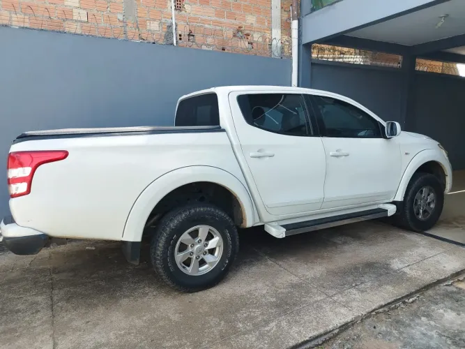 Mitsubishi L200 Triton Sport GLS 2.4 CD Diesel Mec. 2018