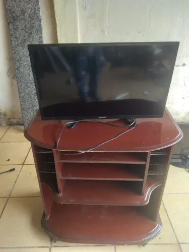 Vendo uma TV não e smart com raker