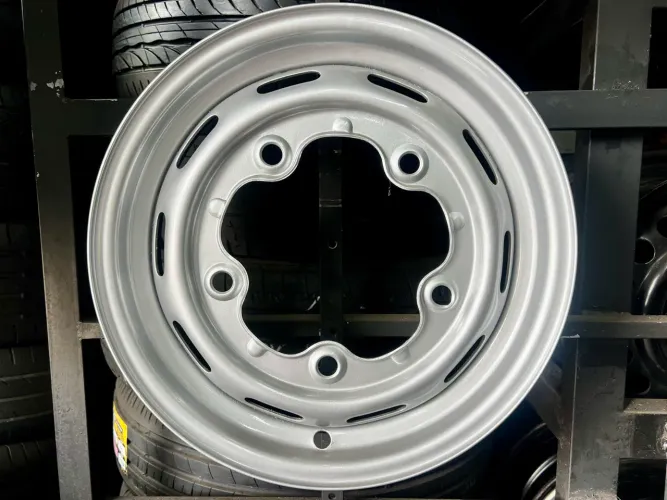 Roda de Ferro 15 Fusca Karmann Ghia 5 Furos Tala 4 / Roda Fusca 15