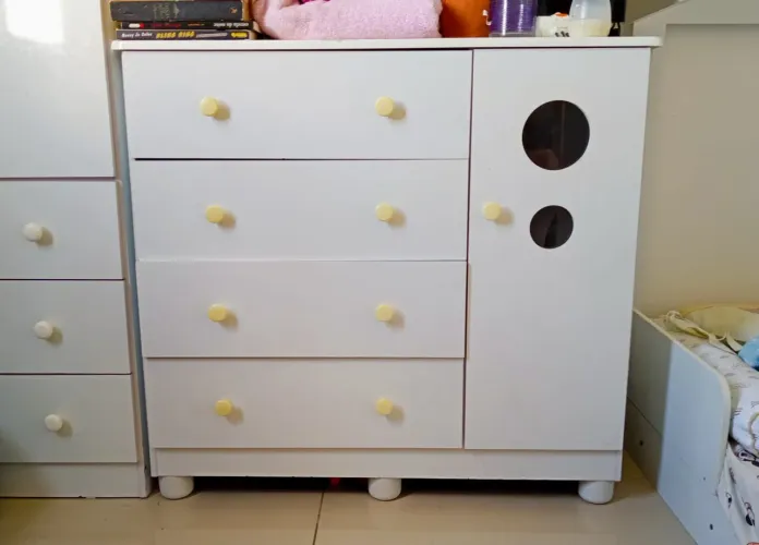 Vendo cama montessoriana + cômoda + guarda-roupa infantil.
