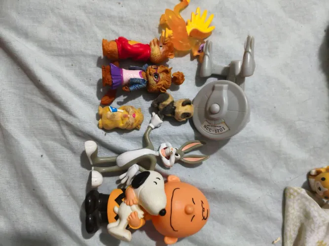 Brinquedos variados