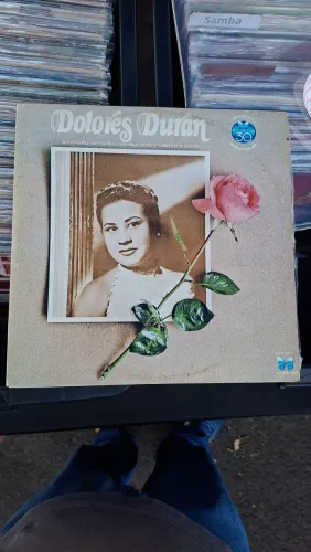 Dolores Duran, Copacabana, 1979, excelente estado de conservação, disco de vinil