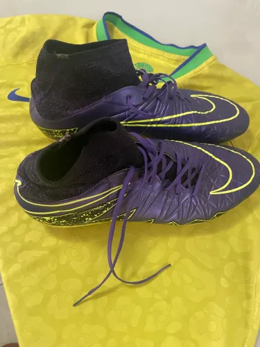 CHUTEIRA NIKE HYPERVENOM