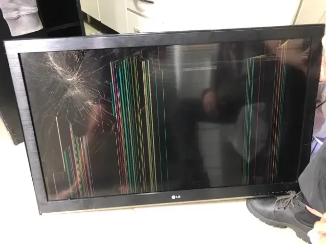 Tv LG 42 TELA TRINCADA FUNCIONANDO