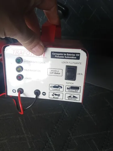 Carregador de baterias e automotiva zerada 