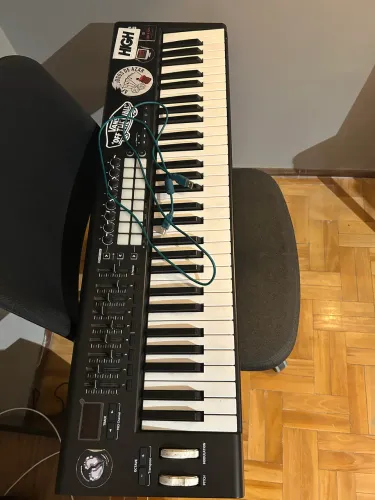 Teclado Controlador Novation Launchkey 61 Mk2 61 Teclas