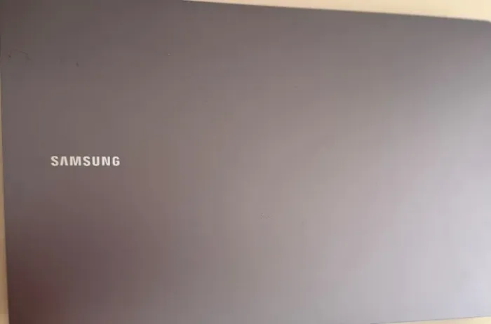 Samsung Galaxy Book 4 I3 8GB 256GB cinza impecável