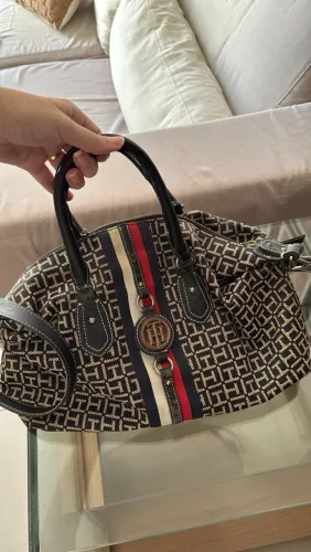 Bolsa Tommy Preta
