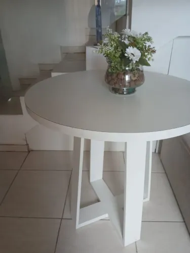 Mesa com 4 cadeiras