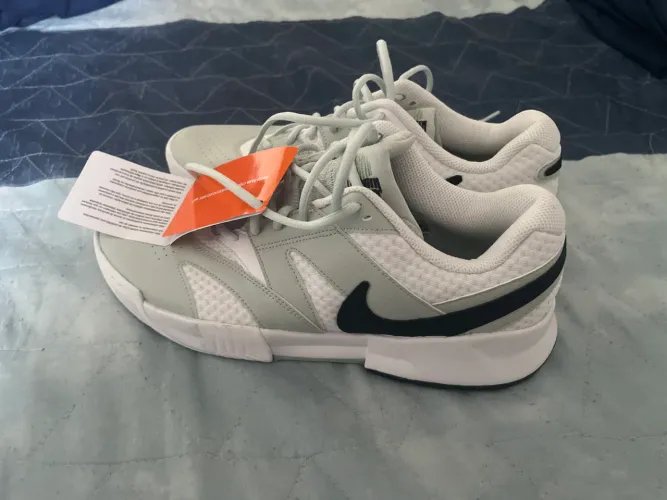 Tênis para jogar tennis nike NOVO na etiqueta