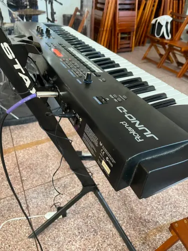 Teclado ROLAND JUNO D (leia o anúncio)