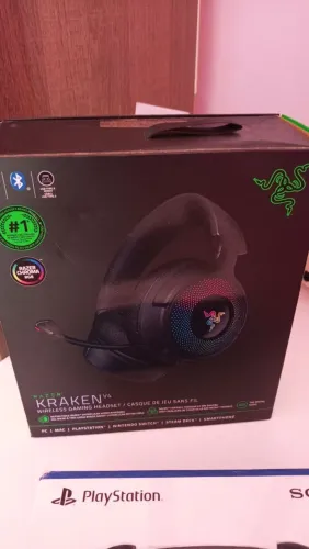 Kit RAZER Kraken V4 e EVNIA Philips 180hz 