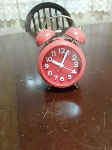 Antigo Relógio Despertador de Cabeceira c/ Iluminação Interna