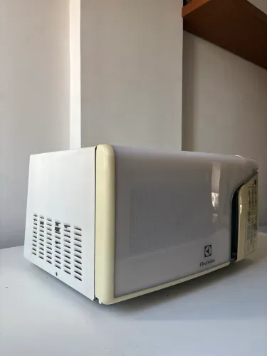 MICROONDAS ELECTROLUX 27 LITROS
