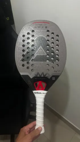 Raquete de beach tennis Ama Kronos Hugo Russo!! Ótimo estado