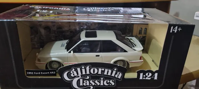 Miniatura Escort XR3 escala 1/24