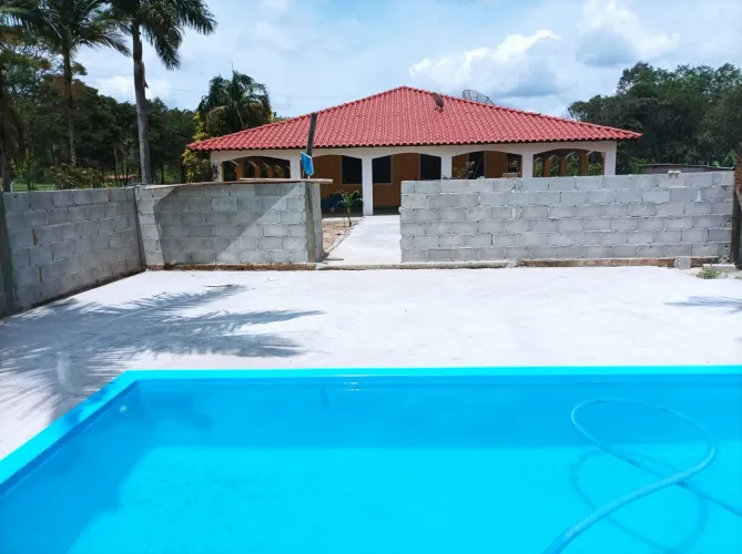 Chácara à venda em Pouso Alegre-MG, Área Rural: 2 quartos, 2 salas, 2 banheiros, 3 vagas,