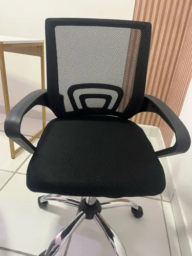 Cadeira escritório nova