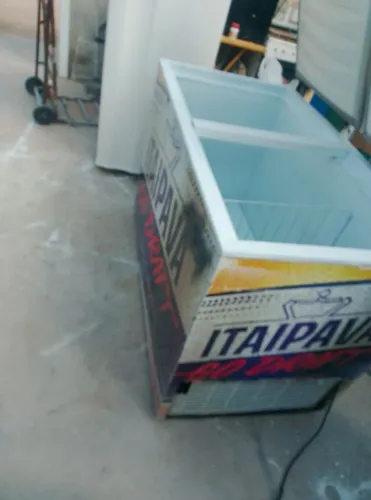 Vendo frizer da Electrolux 400 litros tubulação em cobre bem zelado gelando bem 