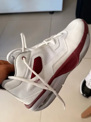 Jordan stay loyal 3 / vermelho e branco