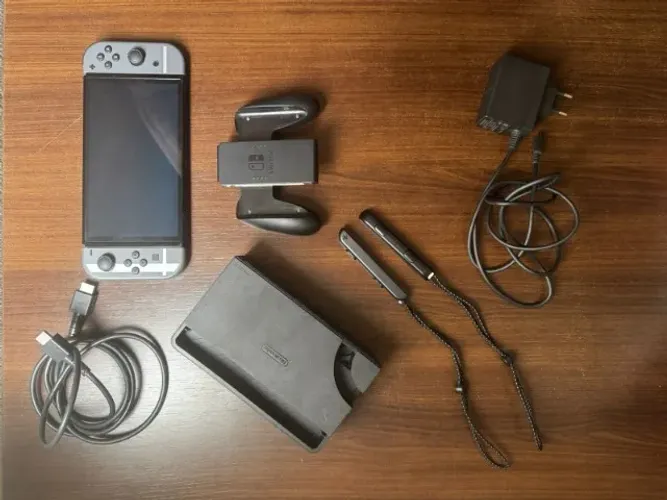 Nintendo Switch OLED 64GB