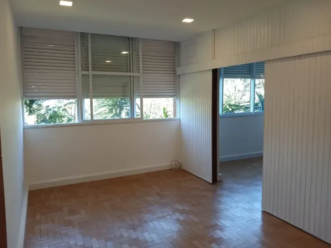 Imóvel para aluguel possui 70 metros quadrados com 2 quartos