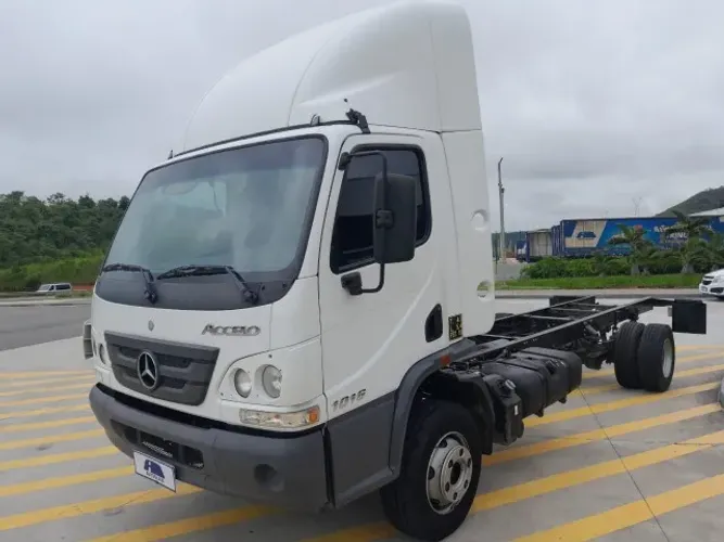 ACCELO 1016 CHASSI LIVRE PARA IMPEMENTO
