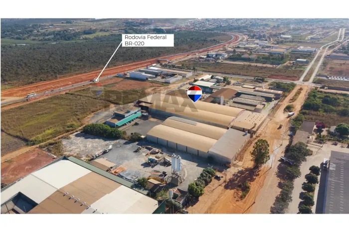 Galpão Industrial com 9.300m2 de Terreno de Frente para a BR 020 Formosa GO