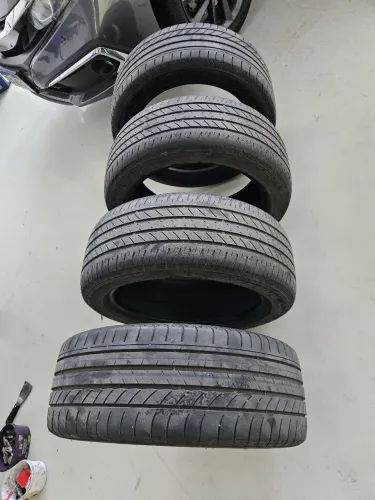 4 pneus aro 17 215/50/17 usados estavam em um Civic G10