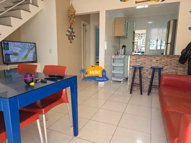 Aluguel anual de Casa de Condomínio 100 metros da praiaem Bertioga-SP, 3 Quartos, 2 Suítes