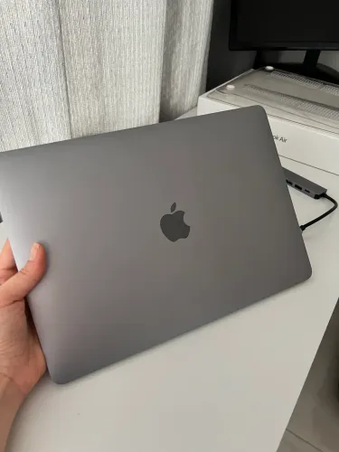 MacBook Air Retina 256GB SSD + Caixa + Hub USB-C