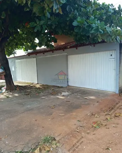 Casa de 3 quartos sendo uma suíte ,com um terreno de 390 metros venda na Vila pedroso
