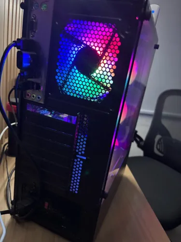 Computador gamer ADM Ryzen 5 (NÃO ACOMPANHA PERIFÉRICOS)